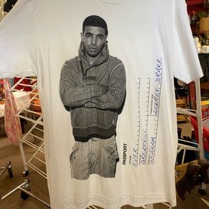 Special Addition Men’s Drake T-Shirt Size Large